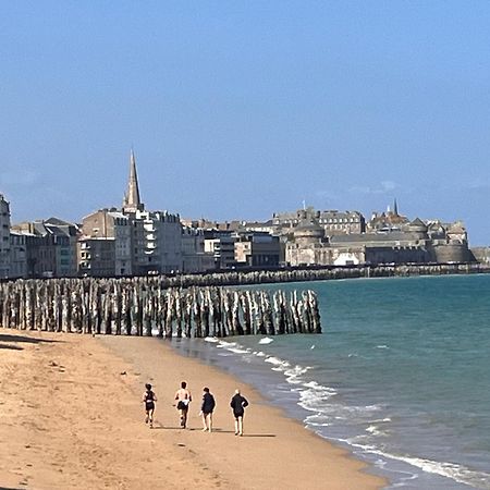 Le Cezembre, Au Pied De La Plage Saint-Malo Bagian luar foto